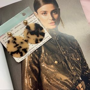 **Large Animal Print Circle Pendent Earrings**